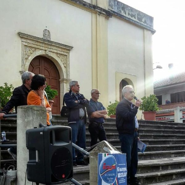 Comizio Piazza Dante