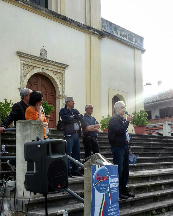 Comizio Piazza Dante